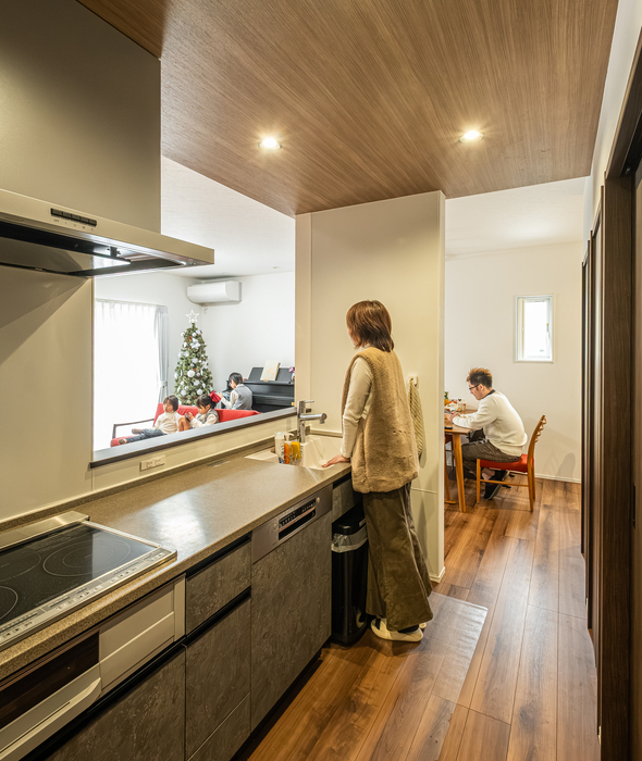 子どもが3人に増えて手狭となり、分譲マンションから一戸建てに住み替え